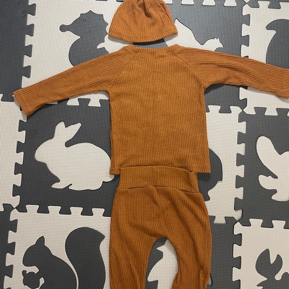 6-9 months - Picture 2 of 3